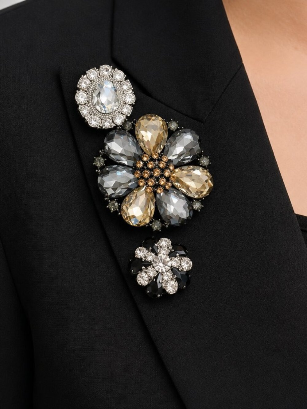 NWT Cinq à Sept Roxie Blazer Black Ivory Lace Crystal Brooch Size 4 - Picture 3 of 7